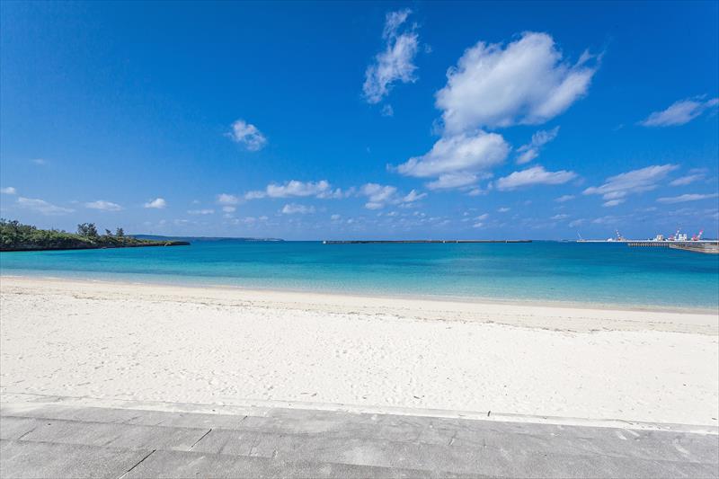 宮古島パイナガマビーチ　宿から車で約10分　透明度の高い海は海外からも大人気